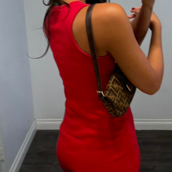 dresses - Picture 4 of 5